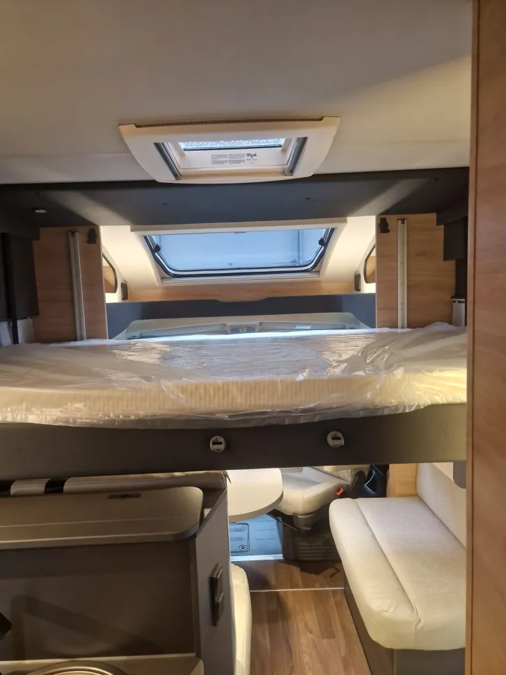 Fahrzeugbild Knaus L!VE WAVE 700 MEG Platinum Selection 2027er Automatik #6