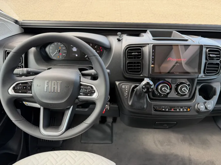 Fahrzeugbild GIOTTILINE Siena 390 Premiere Fiat - Queensbett #14