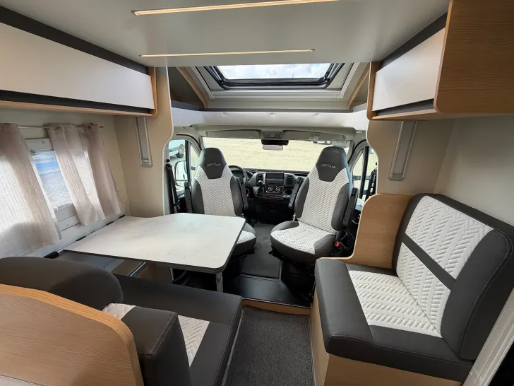 Fahrzeugbild GIOTTILINE Siena 390 Premiere Fiat - Queensbett #17