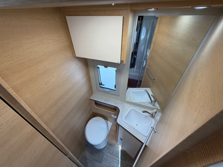 Fahrzeugbild GIOTTILINE Siena 390 Premiere Fiat - Queensbett #26