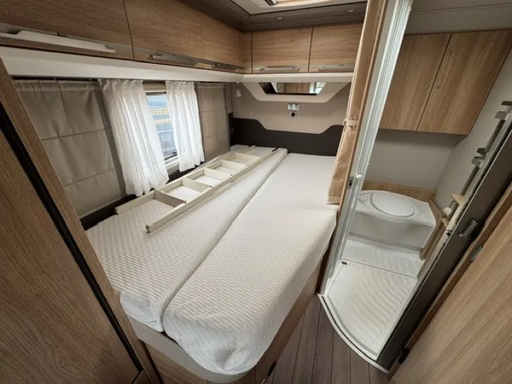 Fahrzeugbild Knaus Sky Wave 650 MF Mit Hubbett #8