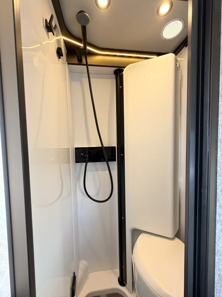 Fahrzeugbild Weinsberg CaraBus EDITION FIRE 540 MQ Rahmenfenster, Automatik #12