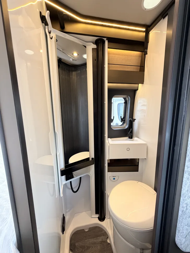 Fahrzeugbild Weinsberg CaraBus EDITION FIRE 540 MQ Rahmenfenster, Automatik #11