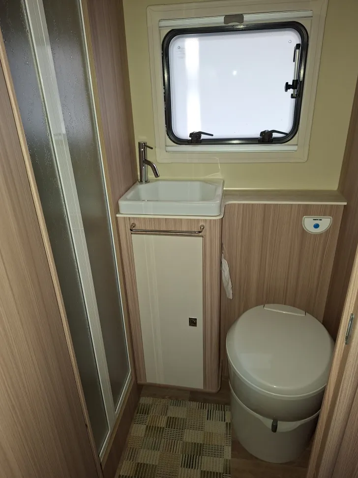 Fahrzeugbild Ahorn Camp Teilintegriert T 690 gut gepflegt #5