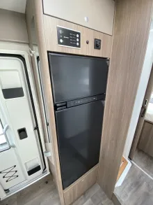 Kühlschrank Carado T 459 Pro+ /180 PS/Automatik/4,4t