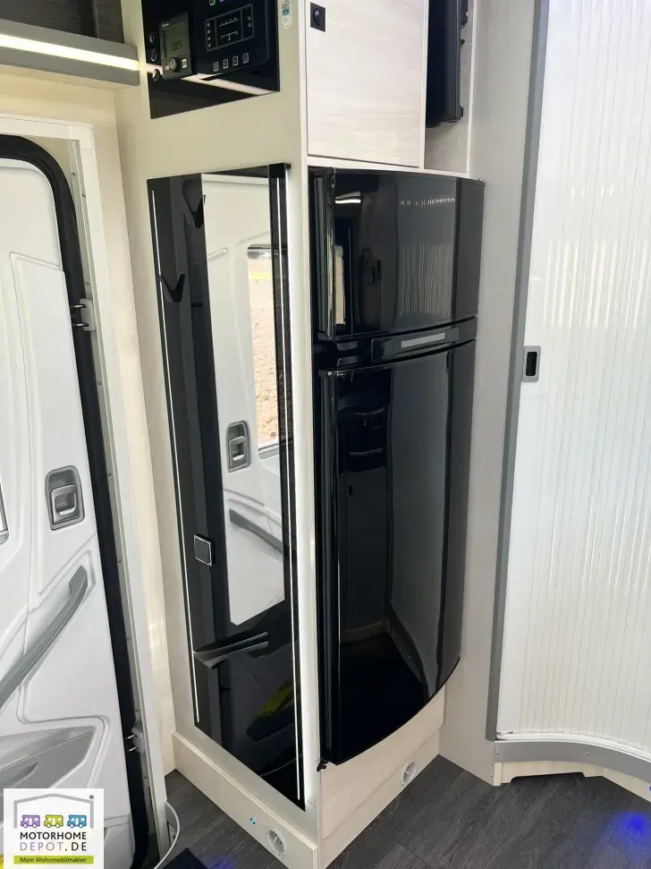 Fahrzeugbild Challenger Vollintegriert 2060 Graphite Ultimate Automatik, Connect-/Arctic-Pak #8