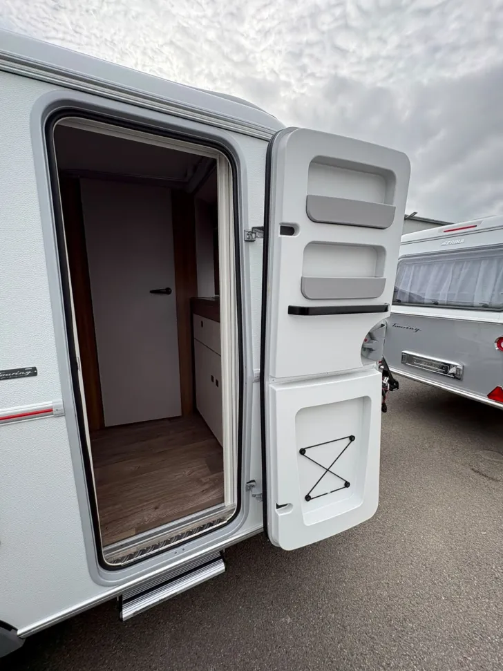 Fahrzeugbild Hymer Eriba Eriba Touring 420 /1.300 kg/ Steckdosen-Paket #7
