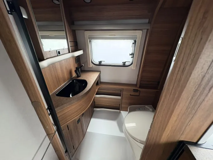 Fahrzeugbild Hymer Eriba Eriba Touring 420 /1.300 kg/ Steckdosen-Paket #16