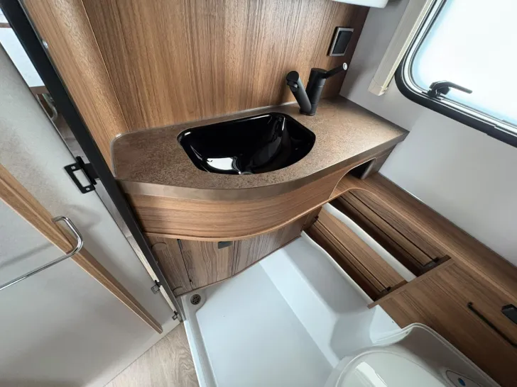 Fahrzeugbild Hymer Eriba Eriba Touring 420 /1.300 kg/ Steckdosen-Paket #17