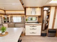 Fahrzeugbild Hobby De Luxe 515 UHK Hubbett hinten, Etagenbetten #12