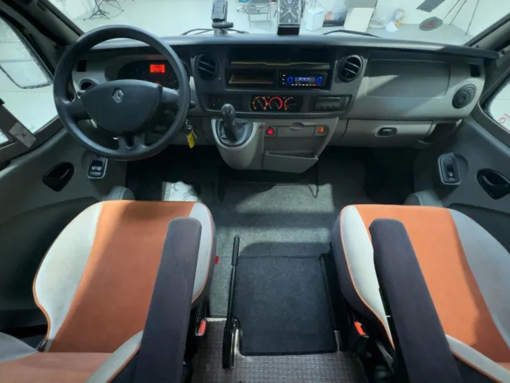 Fahrzeugbild Renault Bürstner MegaVan IT 675/Festbett+Hubbett/Solar #7