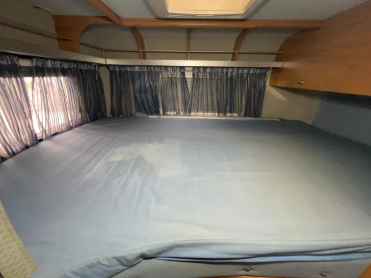 Fahrzeugbild Renault Bürstner MegaVan IT 675/Festbett+Hubbett/Solar #11