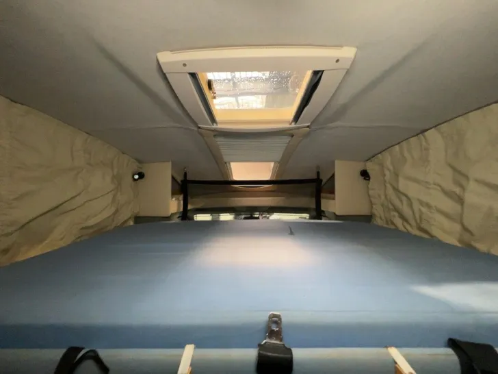 Fahrzeugbild Renault Bürstner MegaVan IT 675/Festbett+Hubbett/Solar #12