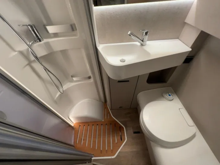 Fahrzeugbild Hymer Exsis-I 580/1.Hand/9-G Automatik/Einzelbetten #15