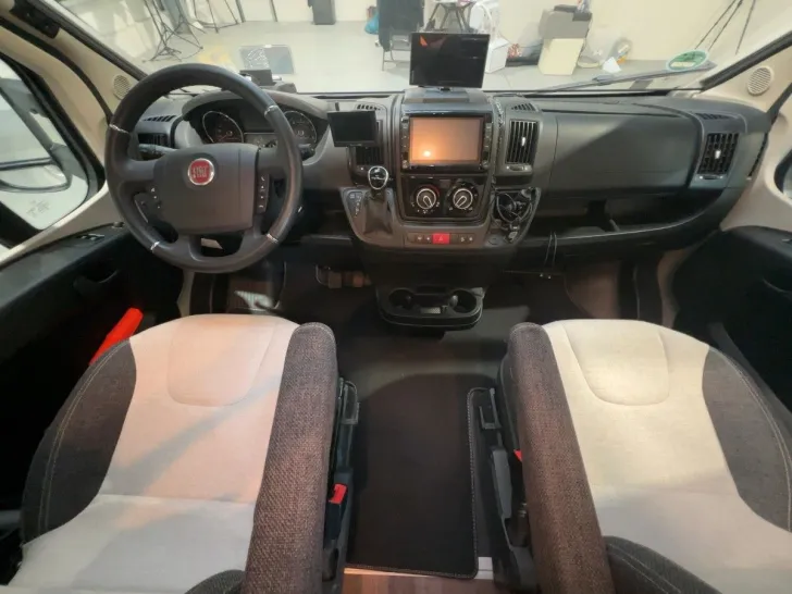 Fahrzeugbild Weinsberg CaraSuite 650 MEG IC-Line/1.Hand/9-G Automatik #6