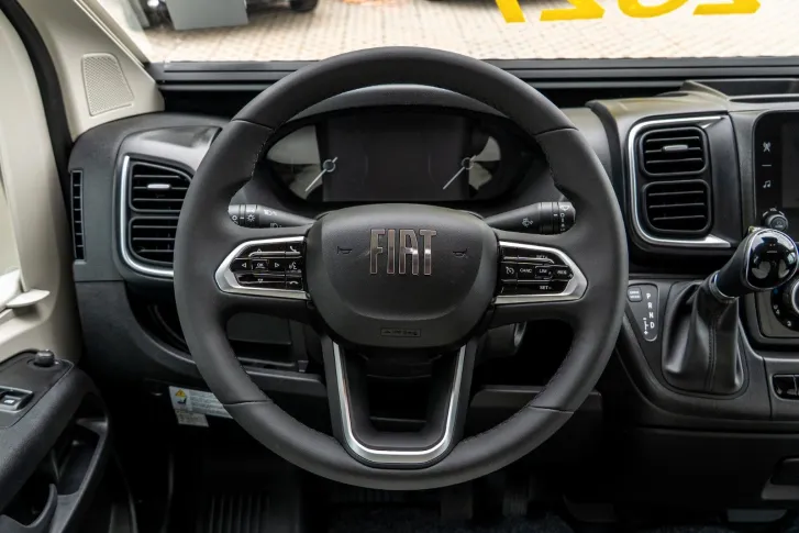 Fahrzeugbild Pilote P740FGJ Evidence *2027*Automatik*Hubbett*Solar* #7