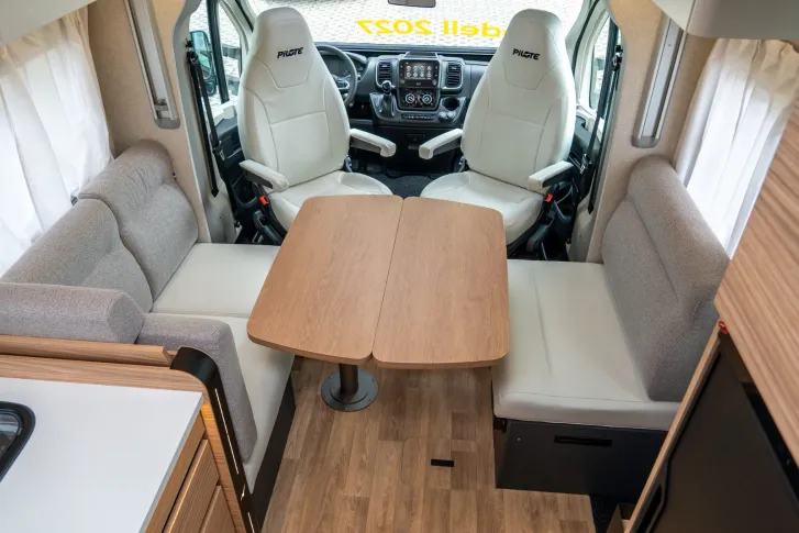 Fahrzeugbild Pilote P740FGJ Evidence *2027*Automatik*Hubbett*Solar* #12