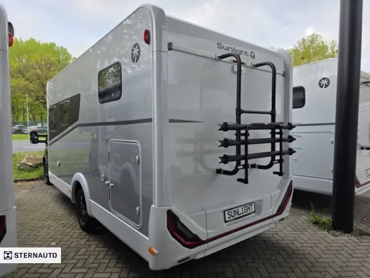 Fahrzeugbild Sunlight Adventure Ford T 680 #4