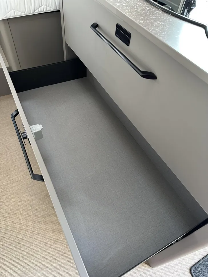 Fahrzeugbild Bürstner B66 520 TL Plus #11