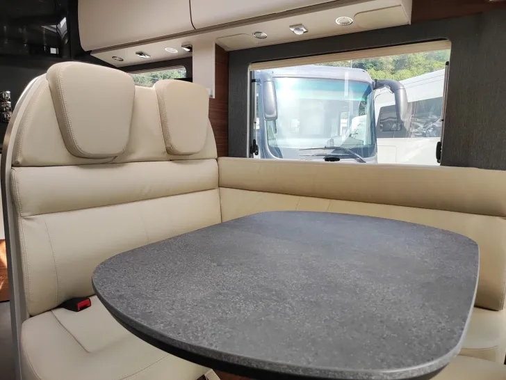 Fahrzeugbild Carthago chic c-line I 4.9 LE L Mercedes #12