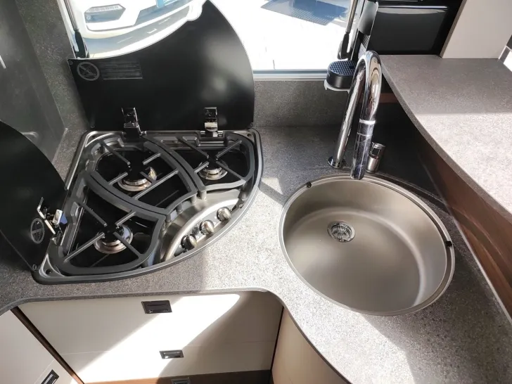 Fahrzeugbild Carthago chic c-line I 4.9 LE L Mercedes #14