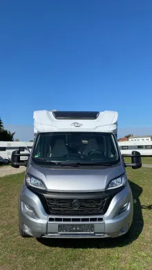 Frontal Vorne Carado T 338 pro+ SAT & TV / Radio, Navi & RFK
