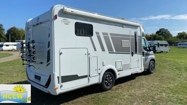 Schräg Hinten Carado T 338 pro+ SAT & TV / Radio, Navi & RFK