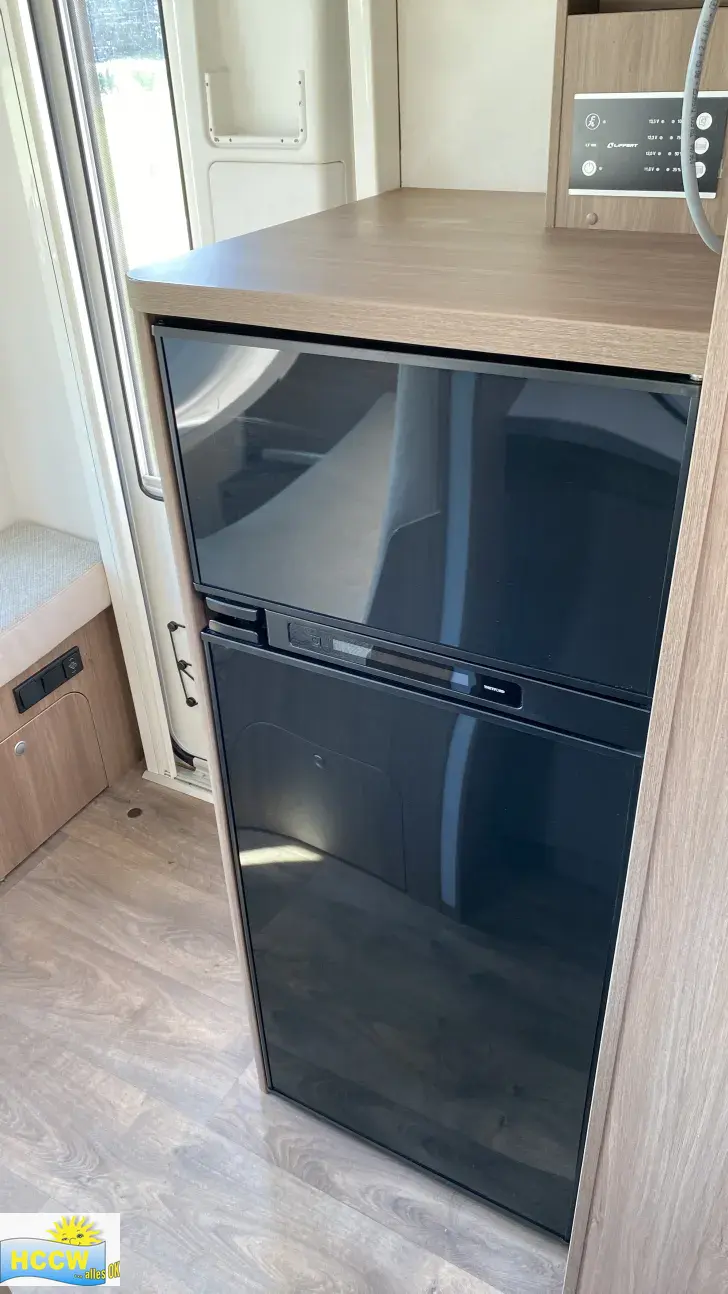 Kühlschrank Carado T 338 pro+ SAT & TV / Radio, Navi & RFK