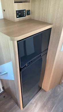 Kühlschrank Carado T 338 Edition15 Radio, Navi & RFK / SAT + TV