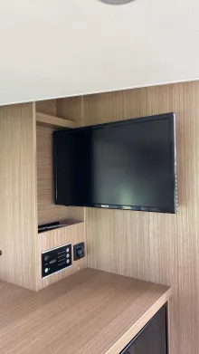 TV Carado T 338 Edition15 Radio, Navi & RFK / SAT + TV