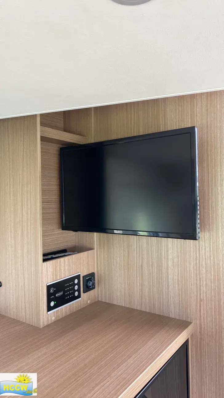 TV Carado T 338 Edition15 Radio, Navi & RFK / SAT + TV