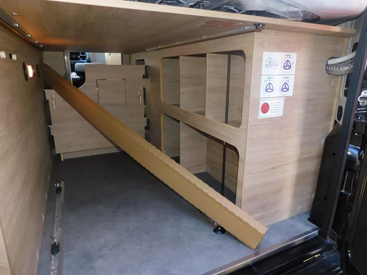 Fahrzeugbild Dethleffs Globetrail 640 EK Fiat Combi 6D, Zuziehhilfe #17