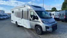 Schräg Vorne Carado T 447 TV + SAT /ohne Hubbett