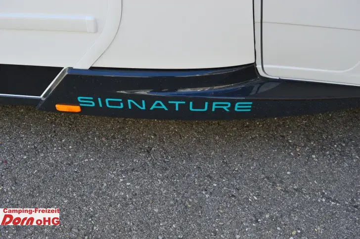 Fahrzeugbild Bürstner Signature SFT 7.0 Design Sticker blue accent #5