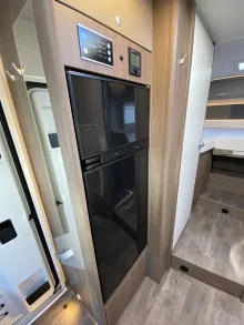 Kühlschrank Carado T 447 TV + SAT /ohne Hubbett
