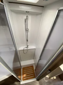 Dusche Carado T 447 TV + SAT /ohne Hubbett
