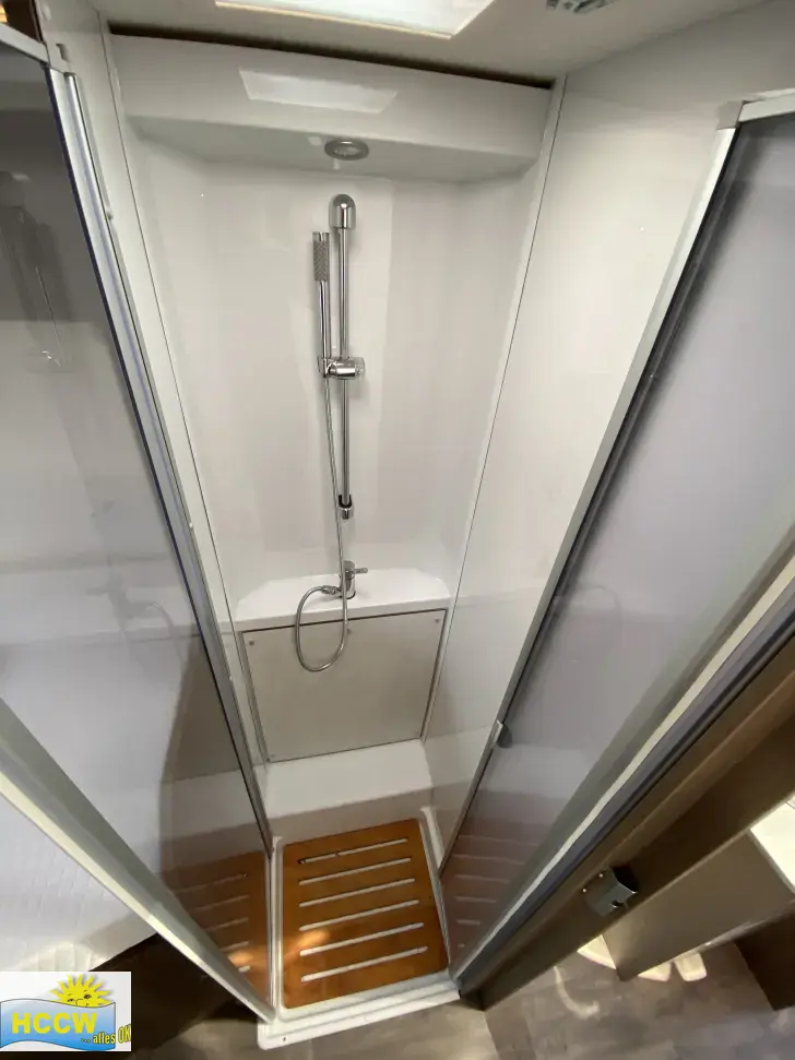 Dusche Carado T 447 TV + SAT /ohne Hubbett