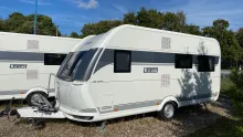 Seitlich Hobby De Luxe 460 UFe IC-Line, Weekly-Deal Hausmesse