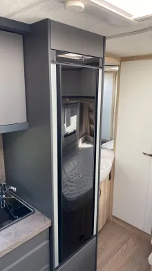 Kühlschrank Hobby De Luxe 460 UFe IC-Line, Weekly-Deal Hausmesse