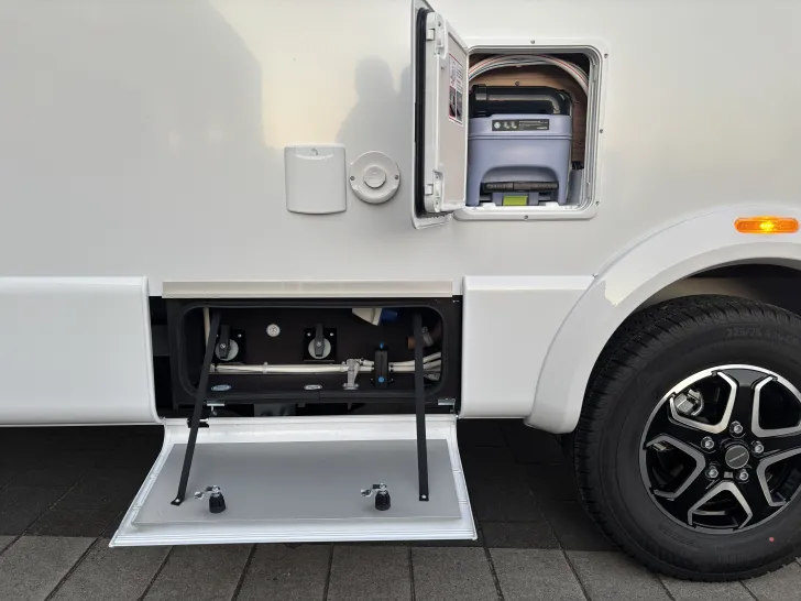 Fahrzeugbild Weinsberg CaraHome 550 MG Automatik Fahrradträger Isofix #9