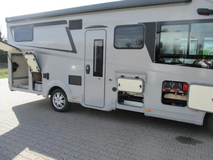 Fahrzeugbild Eura Mobil Integra Line GT IL 726 EF Caravan Messe Spezial #13