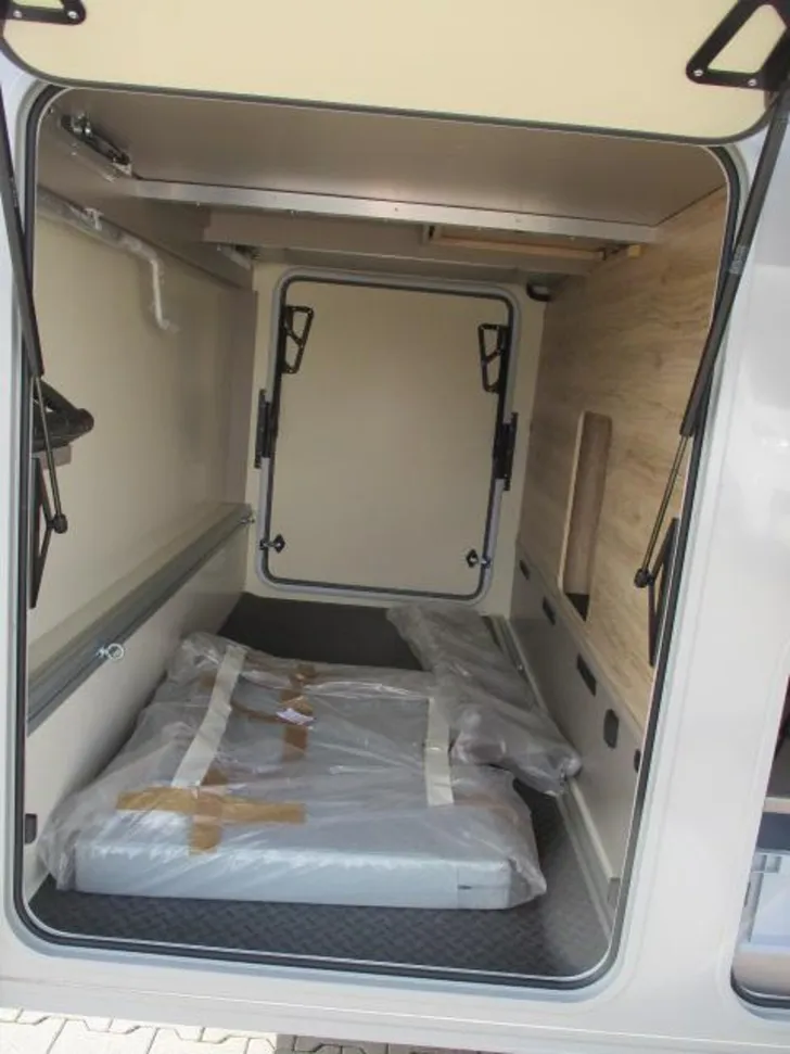 Fahrzeugbild Eura Mobil Integra Line GT IL 726 EF Caravan Messe Spezial #19