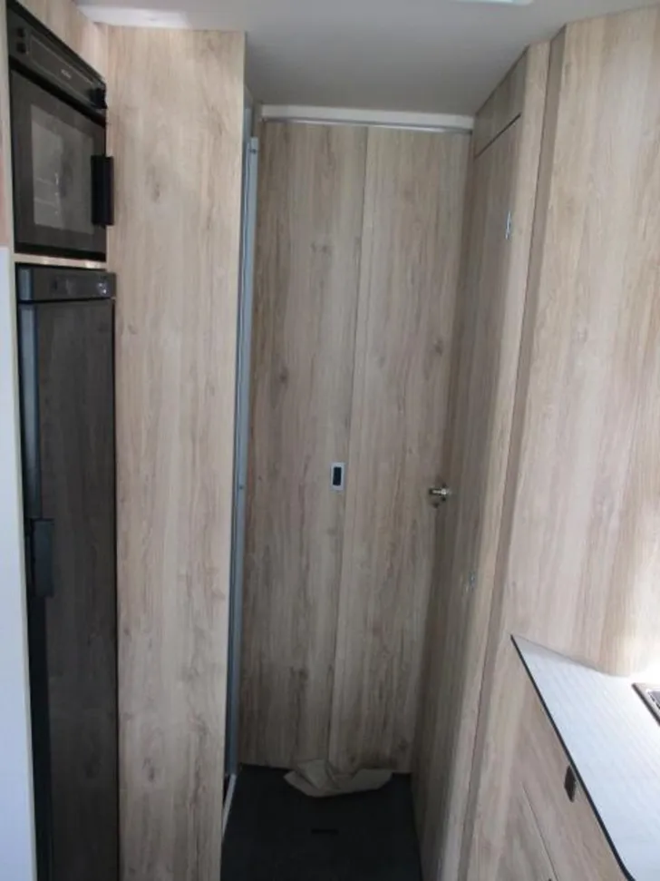 Fahrzeugbild Eura Mobil Integra Line GT IL 726 EF Caravan Messe Spezial #31