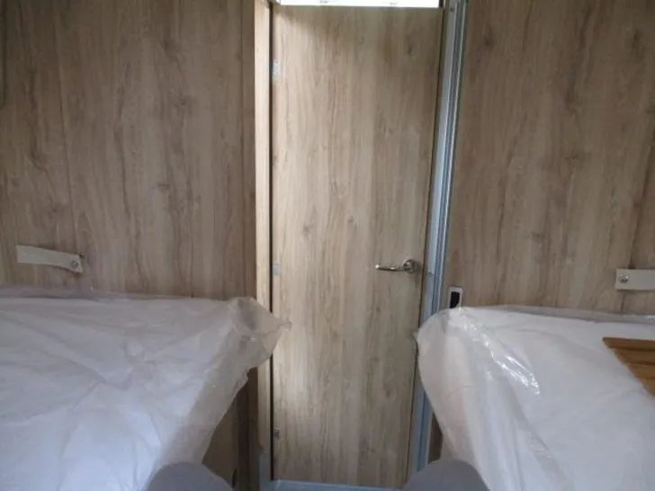 Fahrzeugbild Eura Mobil Integra Line GT IL 726 EF Caravan Messe Spezial #34