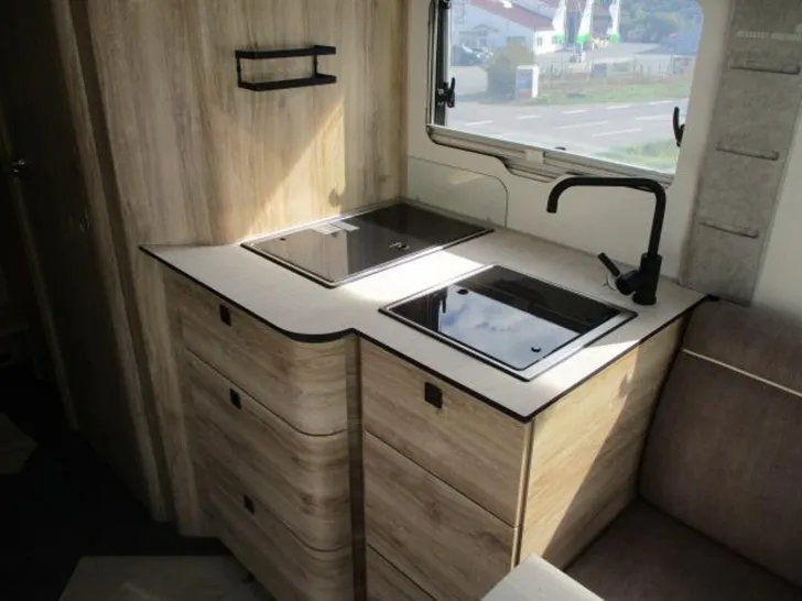Fahrzeugbild Eura Mobil Integra Line GT IL 726 EF Caravan Messe Spezial #41