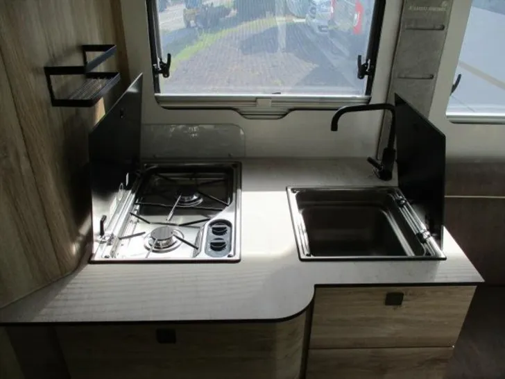 Fahrzeugbild Eura Mobil Integra Line GT IL 726 EF Caravan Messe Spezial #42
