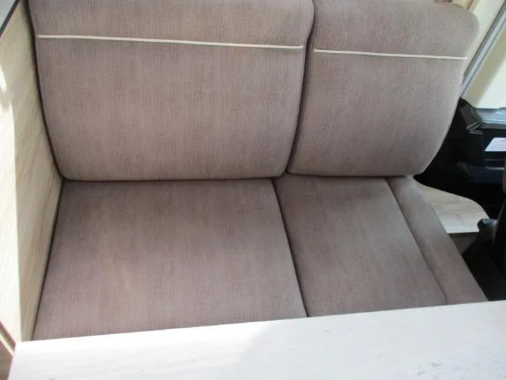 Fahrzeugbild Eura Mobil Integra Line GT IL 726 EF Caravan Messe Spezial #44