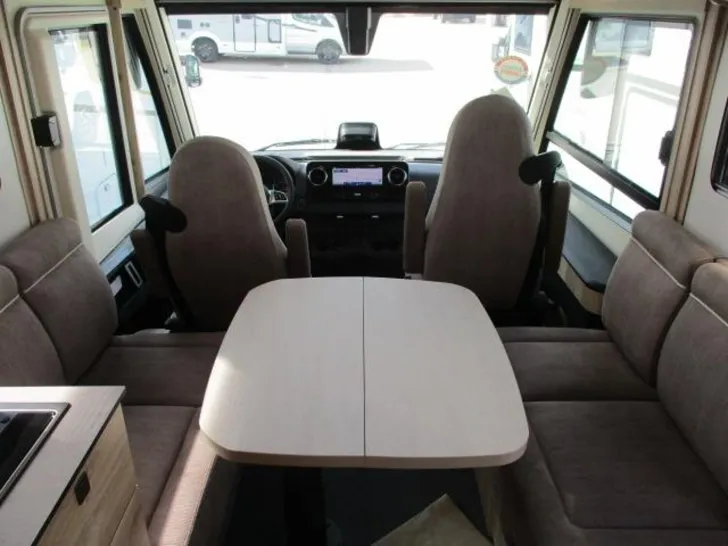 Fahrzeugbild Eura Mobil Integra Line GT IL 726 EF Caravan Messe Spezial #46