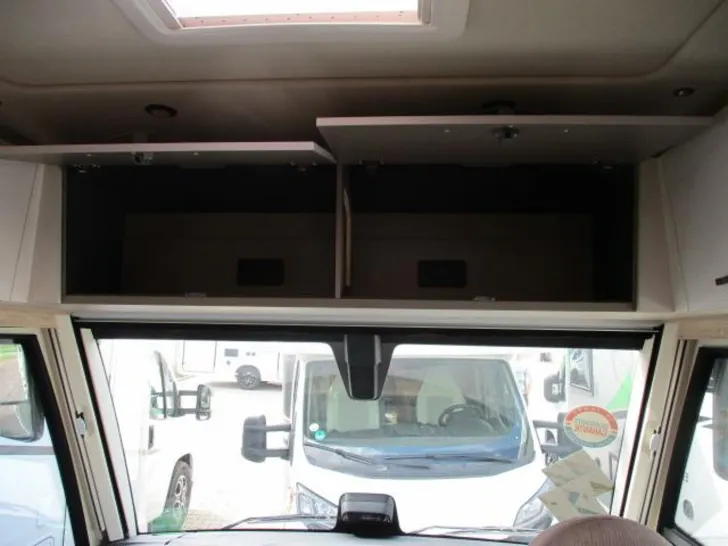 Fahrzeugbild Eura Mobil Integra Line GT IL 726 EF Caravan Messe Spezial #48