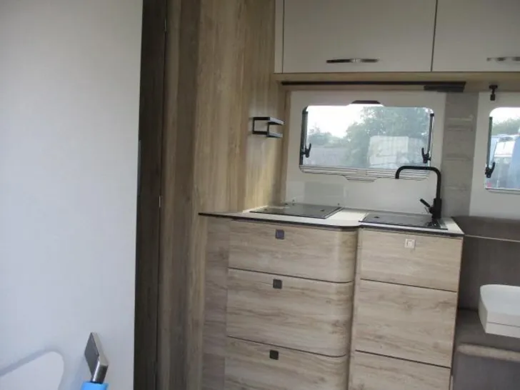 Fahrzeugbild Eura Mobil Integra Line GT IL 726 EF Caravan Messe Spezial #55